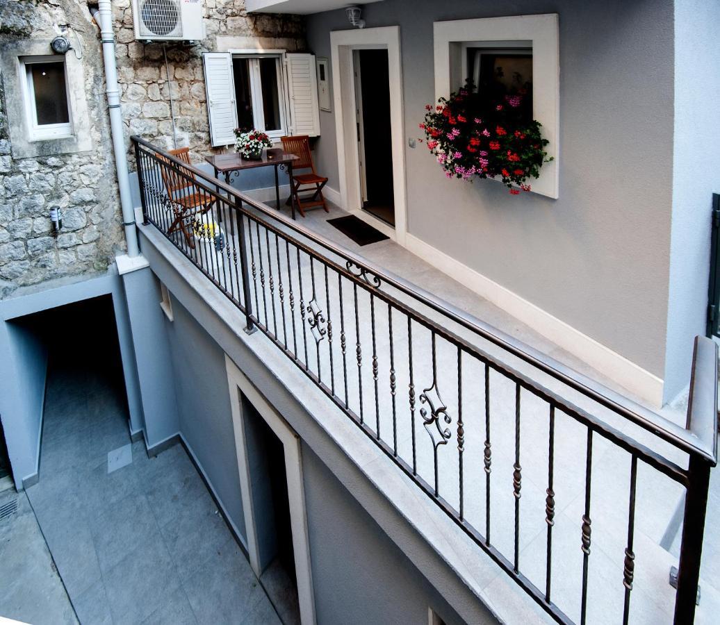 Apartment Antea Sinj Bagian luar foto